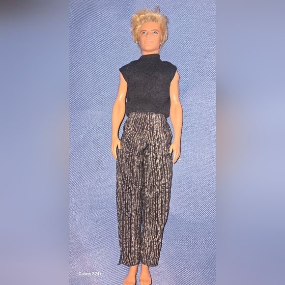 Mattel Doll Ken And Some Vintage Clothes with Stylish Outfit - Picture 10 of 16